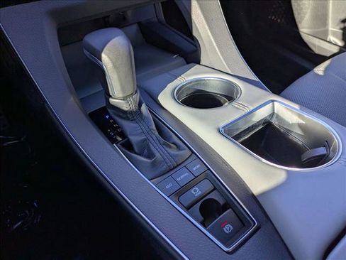 Used 2019 Toyota Avalon XSE image 13