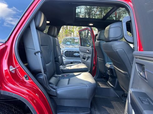 Used 2025 Toyota Sequoia Platinum image 11