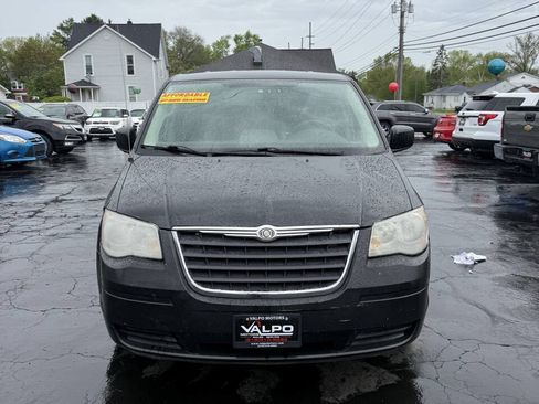 Used 2008 Chrysler Town & Country LX FWD image 2