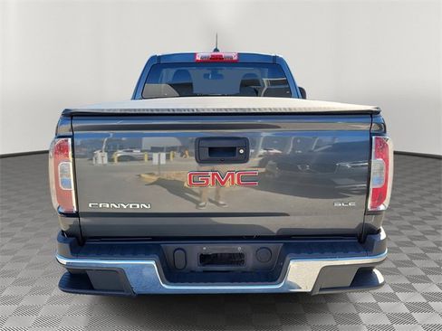 Used 2016 GMC Canyon SLE image 3