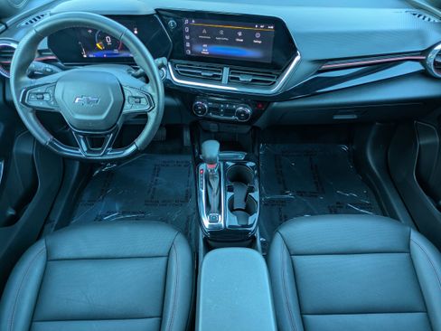 Used 2025 Chevrolet Trax RS w/ Driver Confidence Package image 9