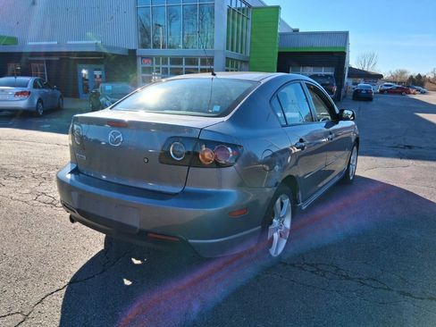 Used 2004 MAZDA MAZDA3 s w/ Moonroof & 6-CD Pkg image 5