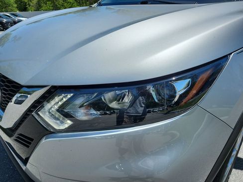 Used 2022 Nissan Rogue Sport SV w/ Technology Package image 27