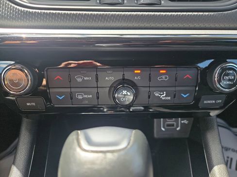 Used 2025 Jeep Compass Trailhawk AWD/4WD image 22