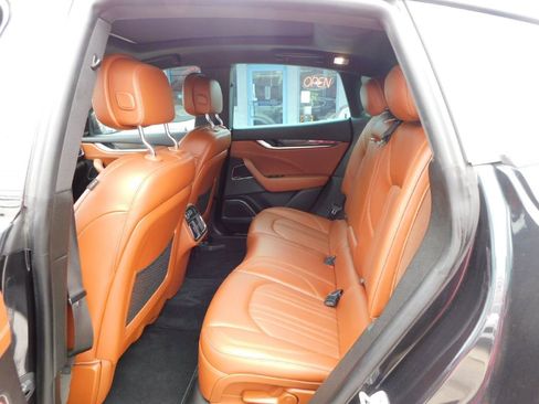 Used 2017 Maserati Levante w/ Luxury Package image 26