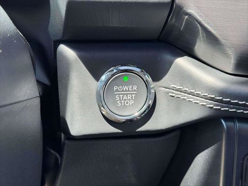Used 2025 Ford F150 Lightning Platinum AWD/4WD image 29