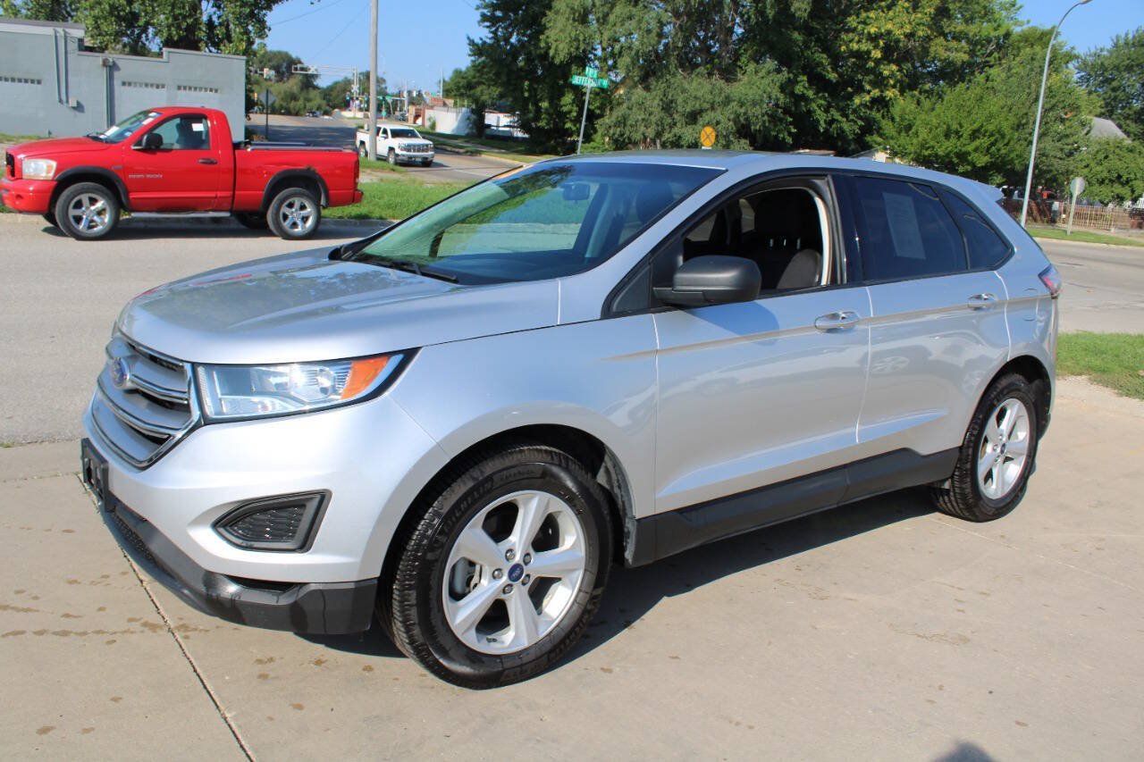 Used 2018 Ford Edge SE FWD image 4