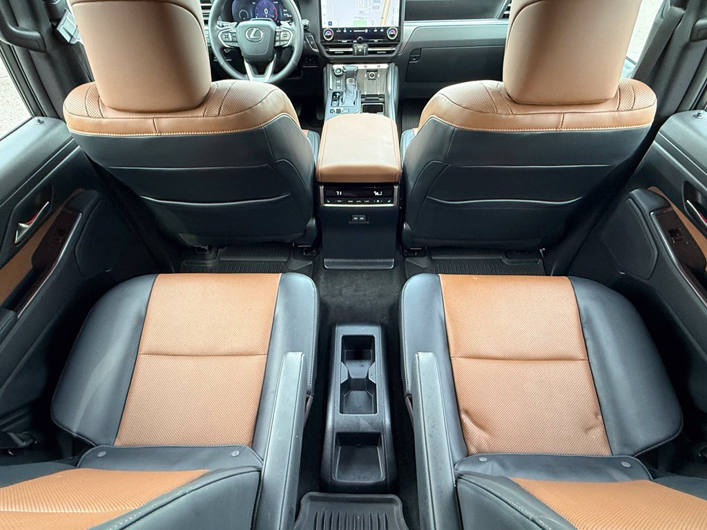 Used 2026 Lexus GX 550 w/ Accessory Package (2T) AWD/4WD image 37