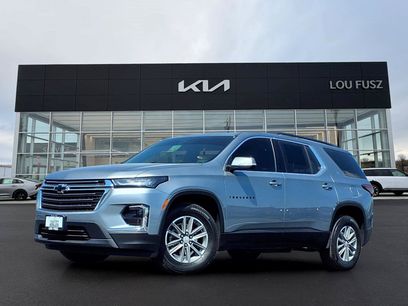 Used 2023 Chevrolet Traverse LT