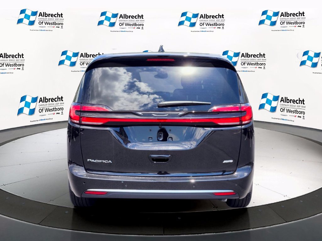 New 2027 Chrysler Pacifica Select AWD/4WD image 4