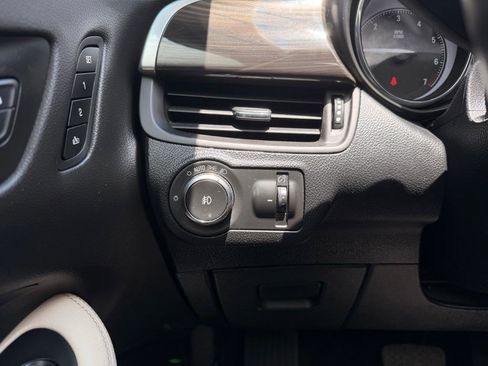Used 2019 Buick Envision Essence FWD image 10