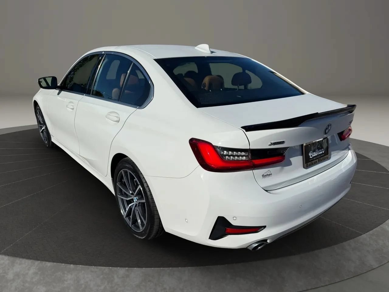 Used 2021 BMW 330i xDrive Sedan AWD/4WD image 10