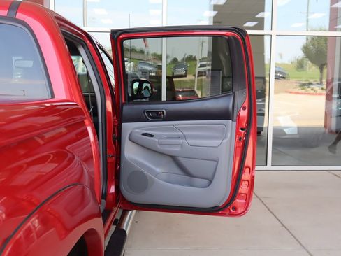Used 2012 Toyota Tacoma 4x4 Double Cab w/ TRD Sport Pkg image 33