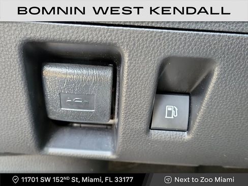 Used 2024 Toyota Highlander LE image 29