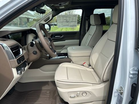 New 2026 GMC Yukon XL Denali w/ Denali Reserve Package AWD/4WD image 13