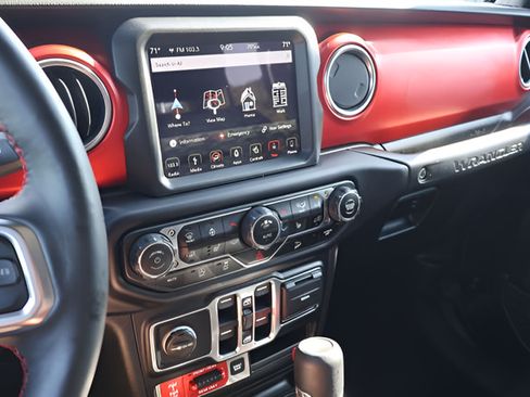 Used 2019 Jeep Wrangler Unlimited Rubicon AWD/4WD image 23