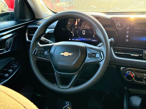 Used 2025 Chevrolet TrailBlazer LT image 19