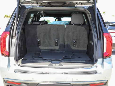 Used 2024 GMC Yukon AT4 w/ AT4 Premium Package AWD/4WD image 20