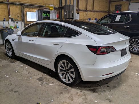 Used 2019 Tesla Model 3 Long Range image 3