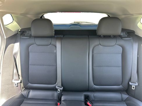 Used 2025 Chevrolet Trax LT w/ LT Convenience Package FWD image 14