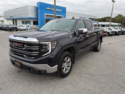 Used 2024 GMC Sierra 1500 SLT image 3