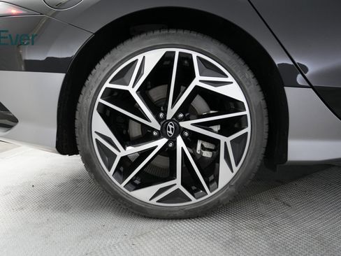 Used 2023 Hyundai Ioniq 6 SEL image 17