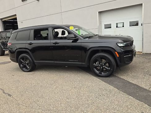 Used 2023 Jeep Grand Cherokee L Limited w/ Luxury Tech Group II AWD/4WD image 13
