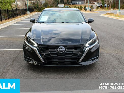 Used 2025 Nissan Altima 2.5 SV image 9