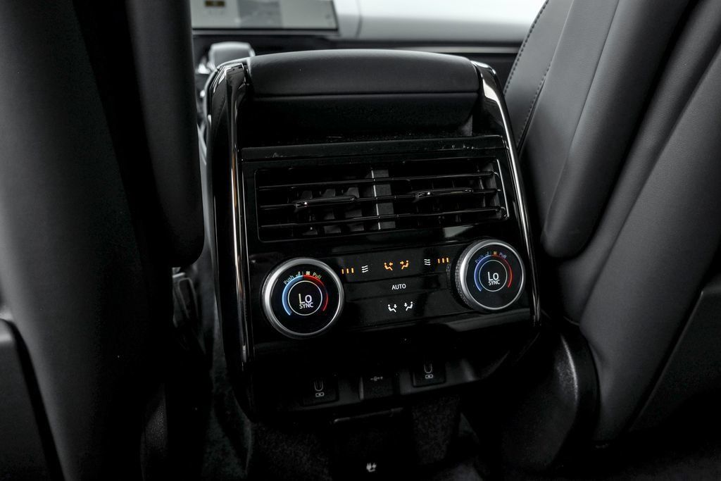 New 2026 Land Rover Range Rover Sport Dynamic SE AWD/4WD image 18