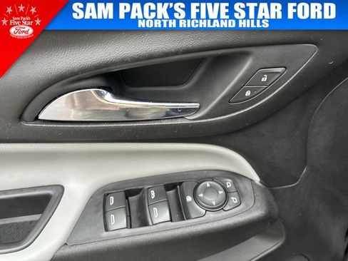 Used 2019 Chevrolet Equinox LS FWD image 22
