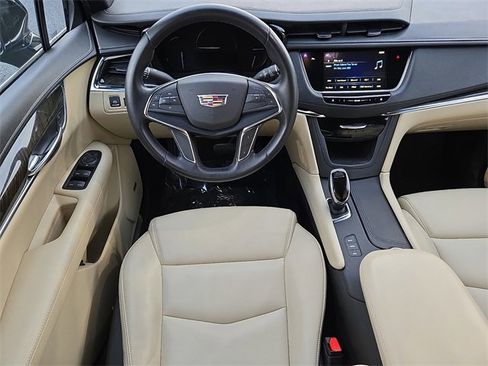 Used 2019 Cadillac XT5 AWD image 11
