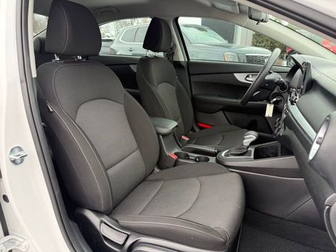 Certified 2023 Kia Forte LXS w/ LXS Technology Package image 18