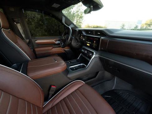 Used 2025 GMC Sierra 2500 Denali Ultimate image 28