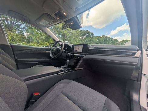 Used 2025 Toyota Camry LE FWD image 31