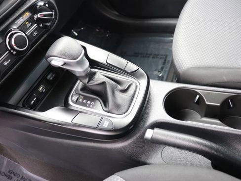 Used 2025 Kia Soul LX w/ LX Technology Package FWD image 16