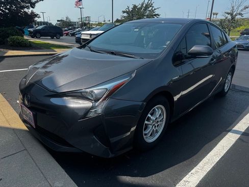 Certified 2018 Toyota Prius Two w/ Prius Two Safety Plus Package FWD image 3