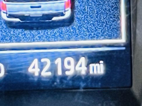 Used 2023 Toyota Tacoma Limited image 12