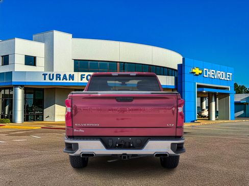 Used 2022 Chevrolet Silverado 1500 LTZ w/ LTZ Premium Package AWD/4WD image 4