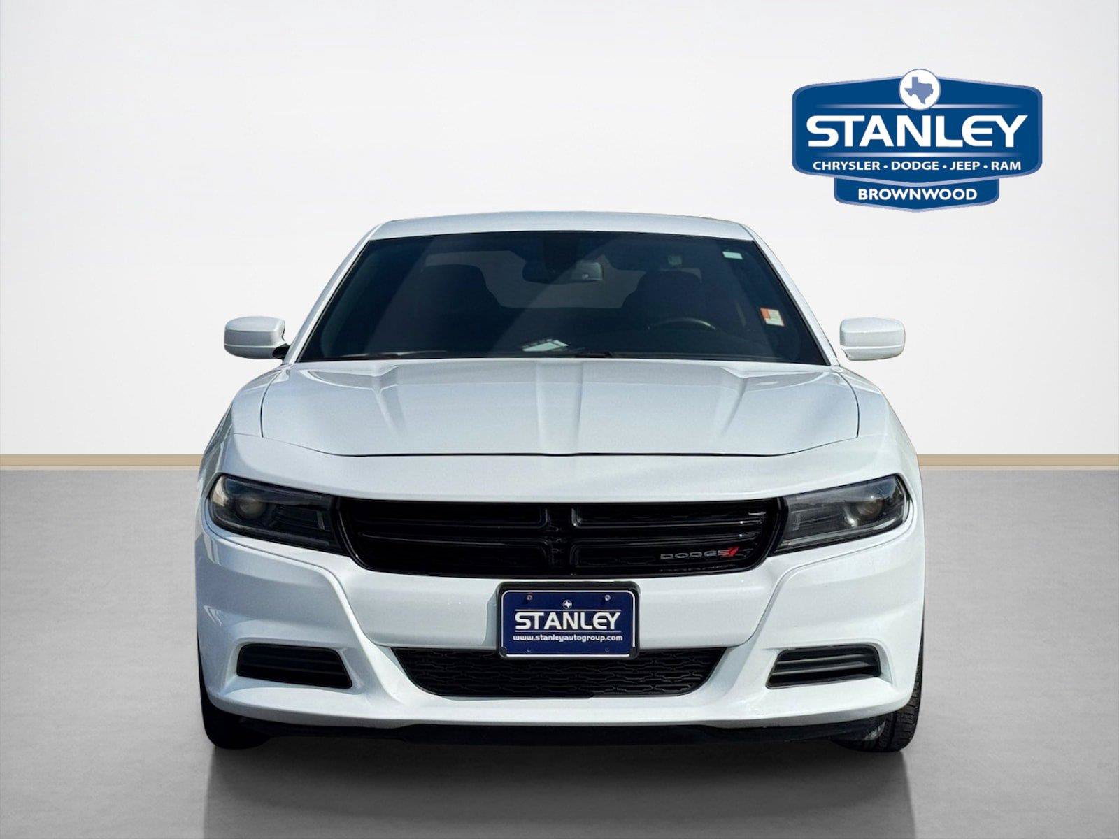 Used 2022 Dodge Charger SXT w/ Plus Group RWD image 2