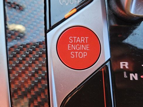 Used 2025 BMW X5 M Competition w/ Executive Package image 37