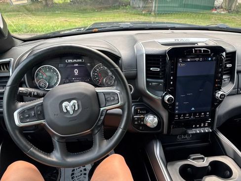Used 2023 RAM 1500 Laramie AWD/4WD image 10