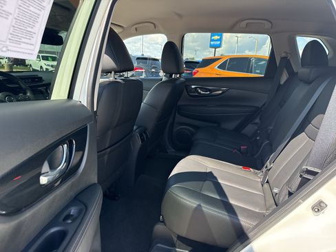 Used 2019 Nissan Rogue SL AWD/4WD image 29