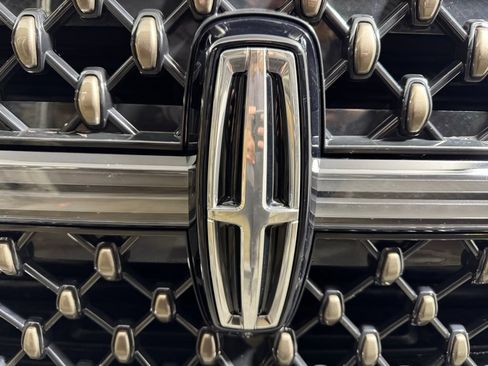 Certified 2025 Lincoln Navigator L Black Label AWD/4WD image 9