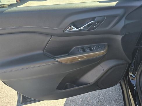 Used 2022 GMC Acadia SLE image 22