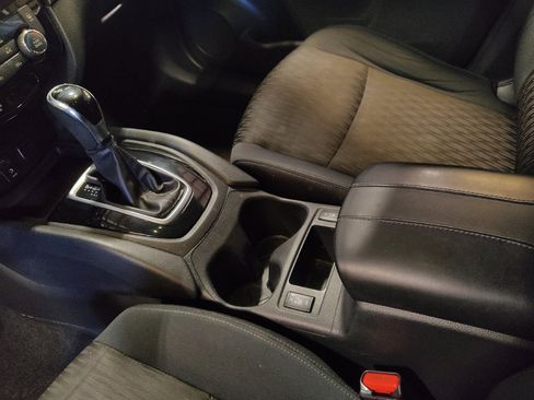 Used 2017 Nissan Rogue SV w/ Midnight Edition FWD image 26