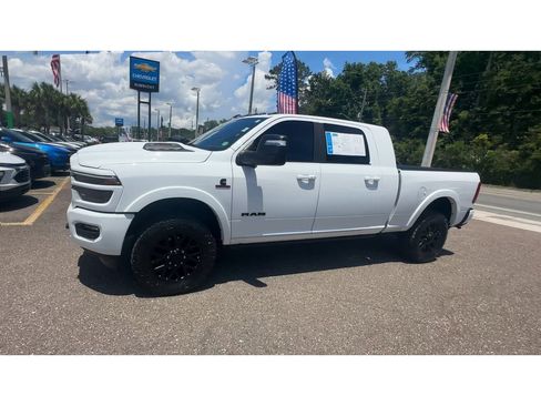Used 2025 RAM 2500 Limited AWD/4WD image 6