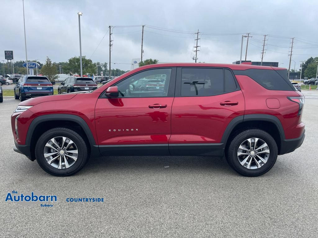 Used 2026 Chevrolet Equinox LT FWD image 2