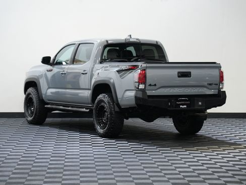 Used 2017 Toyota Tacoma TRD Pro image 8