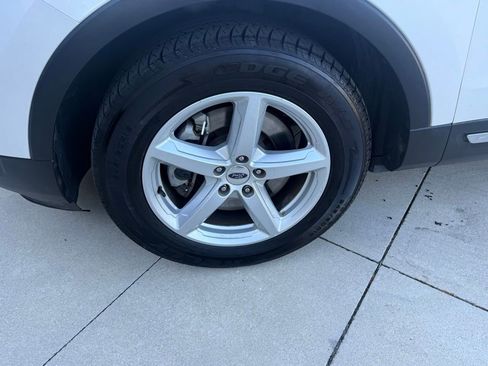 Used 2016 Ford Explorer XLT w/ Equipment Group 202A image 35