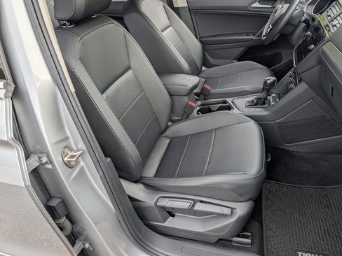 Used 2020 Volkswagen Tiguan SE image 21